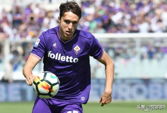  佛罗伦萨紫百合绽放，艺术足球征服意甲赛场