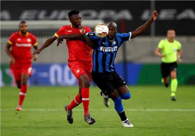  沃尔夫斯堡年轻前锋崛起，连续破门助力球队攀升