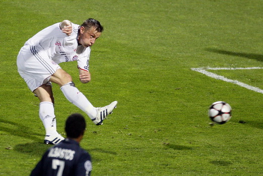  莱斯特城锋霸戴帽助球队横扫弱旅取三分