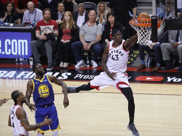  西亚卡姆高效发挥猛龙内外结合击败黄蜂队